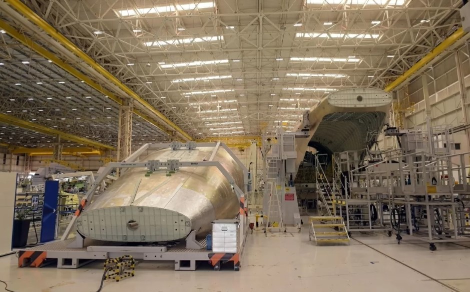 A Embraer pretende investir cerca de US$ 3 bilhões na Polônia, criando 5.000 empregos