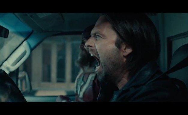 Filme tem inúmeras cenas de ação, misturadas com humor