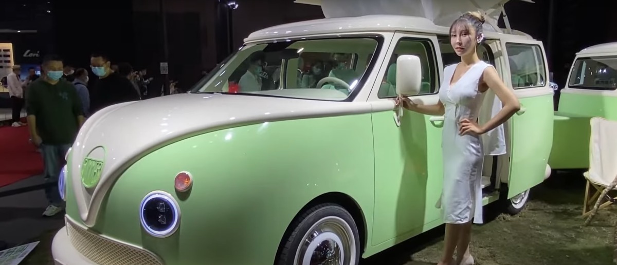 Kombi retrô volta com tudo: versão híbrida chinesa une nostalgia e tecnologia