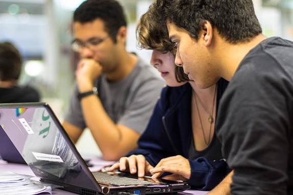 Inglês de graça? MEC lança curso grátis para iniciantes com certificado