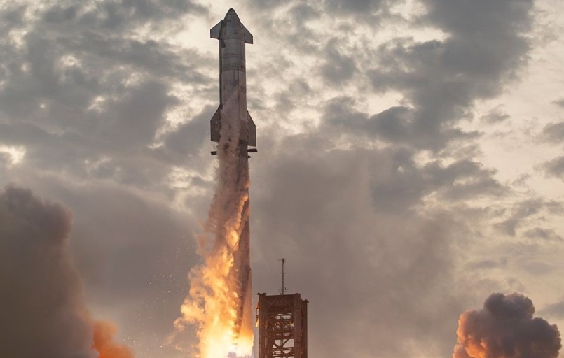 SpaceX captura propulsor do Super Heavy, mas perde nave Starship em teste