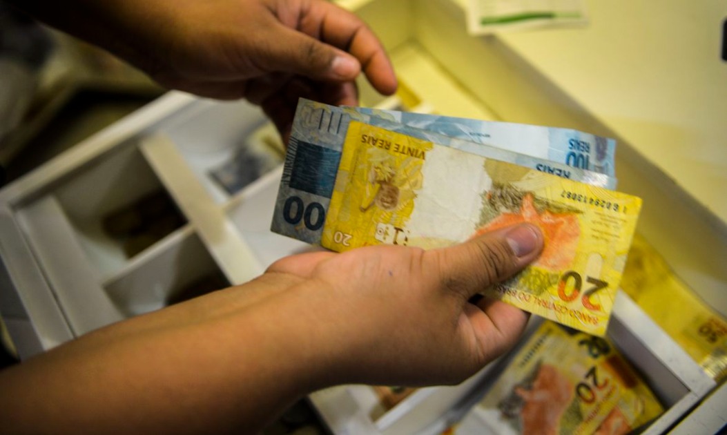 CPF na nota rende créditos e até prêmios; veja como consultar