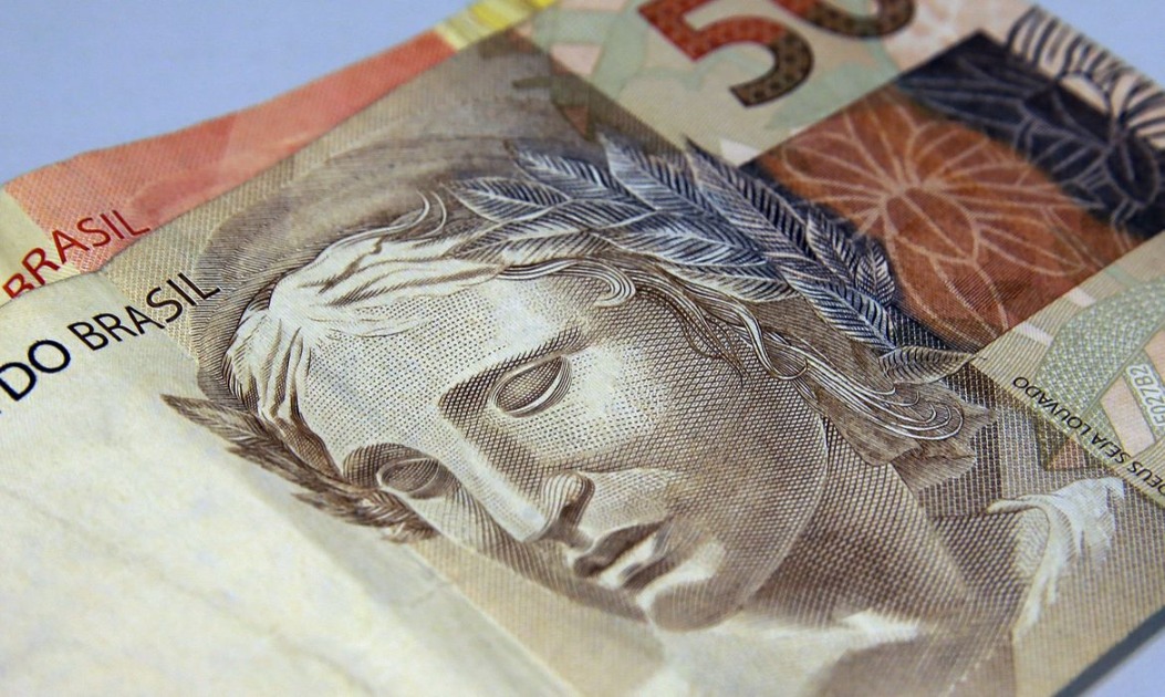 Estudantes recebem pagamento surpresa da Caixa; confira se é você!