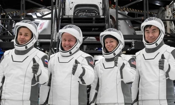 Astronautas farão primeira evacuação médica da história da Estação Espacial